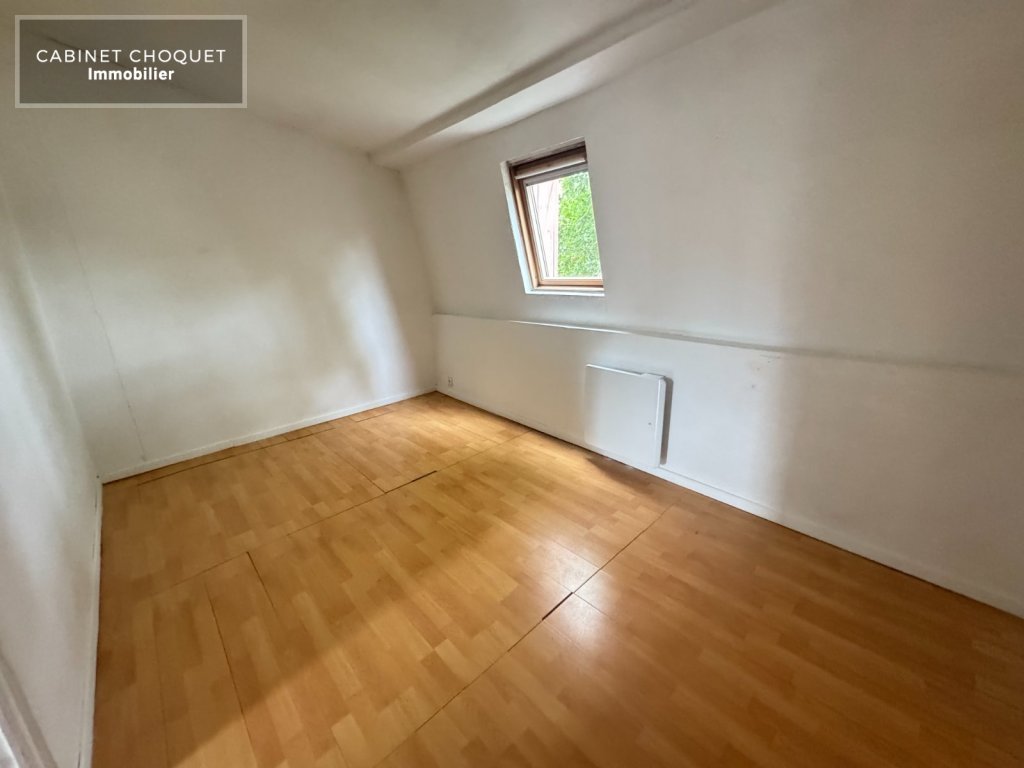LILLE - VIEUX LILLE - PROX RUE DE GAND & PLACE LOUISE DE BETTIGNIES - PROX GARES & METROS - COMMERCES - F3 DUPLEX - Disponible de suite
