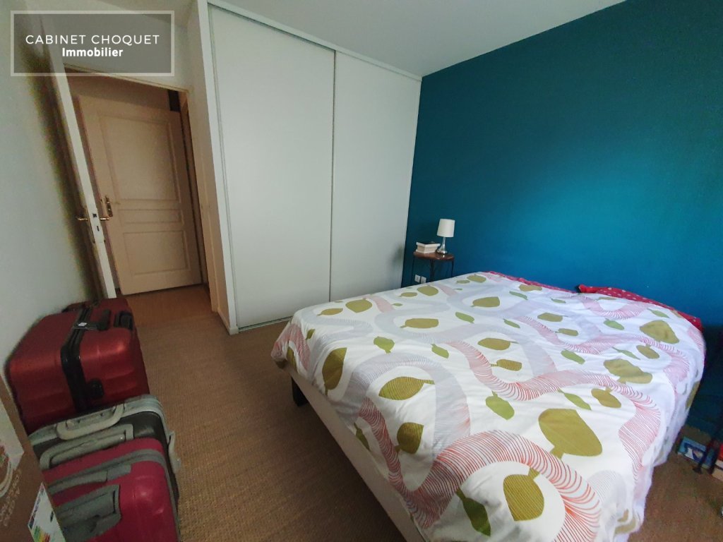 LILLE - VIEUX LILLE - PROX AV DU PEUPLE BELGE & RUE ST SEBASTIEN - F3 AVEC BALCON ET GRAND GARAGE