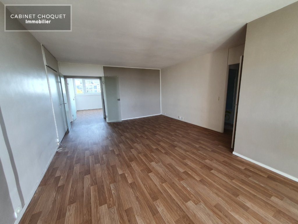 F4 BIS AVEC GRAND BALCON, GARAGE ET CAVE A LOUER - CROIX PARC BARBIEUX - 98 m2 - 1 068 &euro; charges comprises par mois