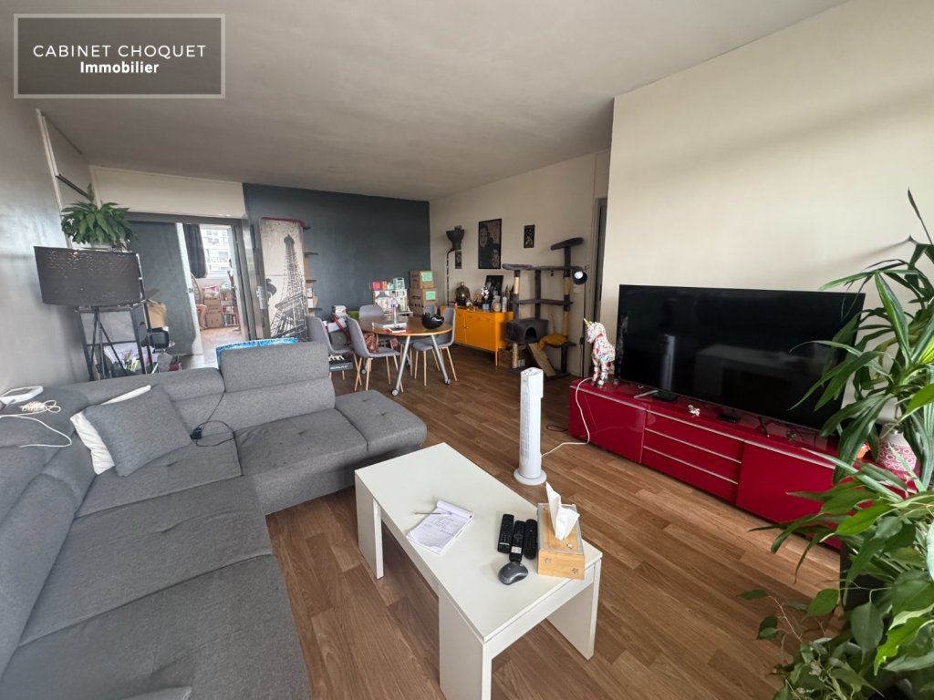 F4 BIS AVEC GRAND BALCON, GARAGE ET CAVE A LOUER - CROIX PARC BARBIEUX - 98 m2 - 1 068 &euro; charges comprises par mois