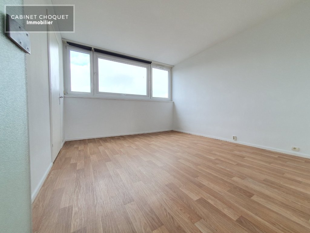 F4 BIS AVEC GRAND BALCON, GARAGE ET CAVE A LOUER - CROIX PARC BARBIEUX - 98 m2 - 1 068 &euro; charges comprises par mois