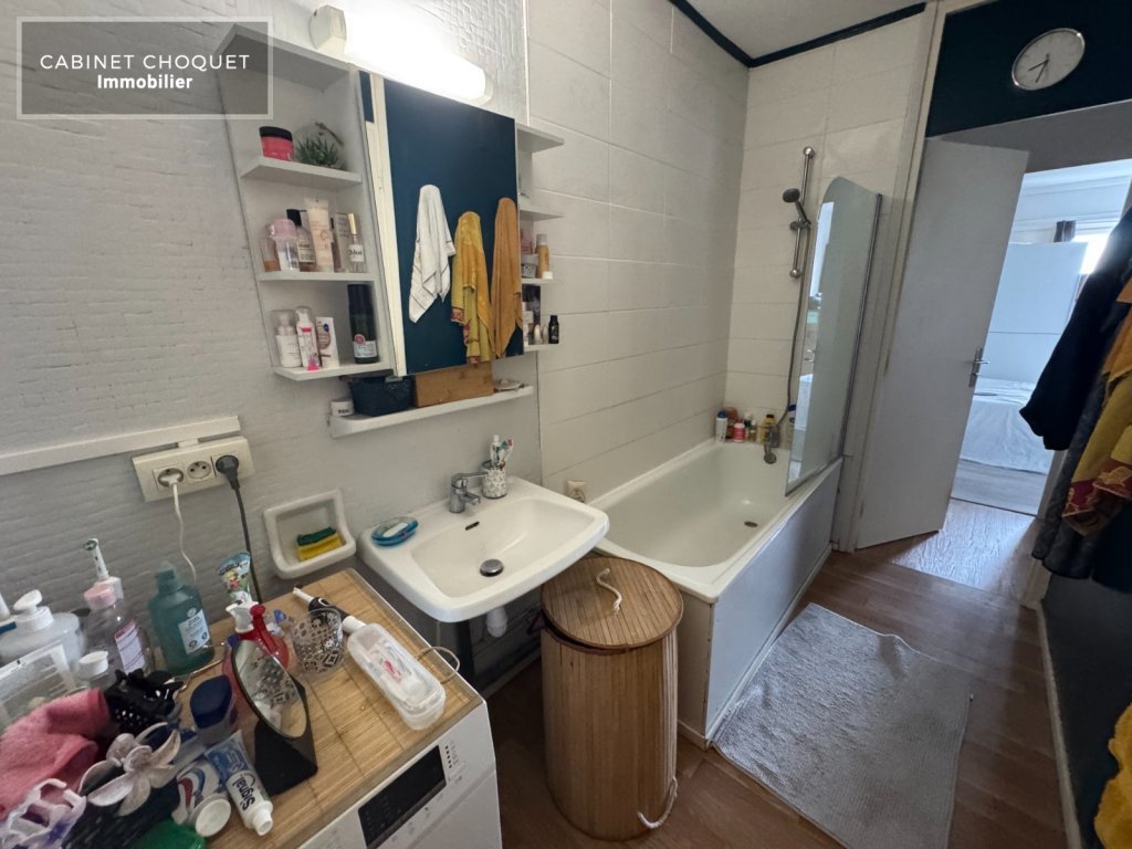 F4 BIS AVEC GRAND BALCON, GARAGE ET CAVE A LOUER - CROIX PARC BARBIEUX - 98 m2 - 1 068 &euro; charges comprises par mois