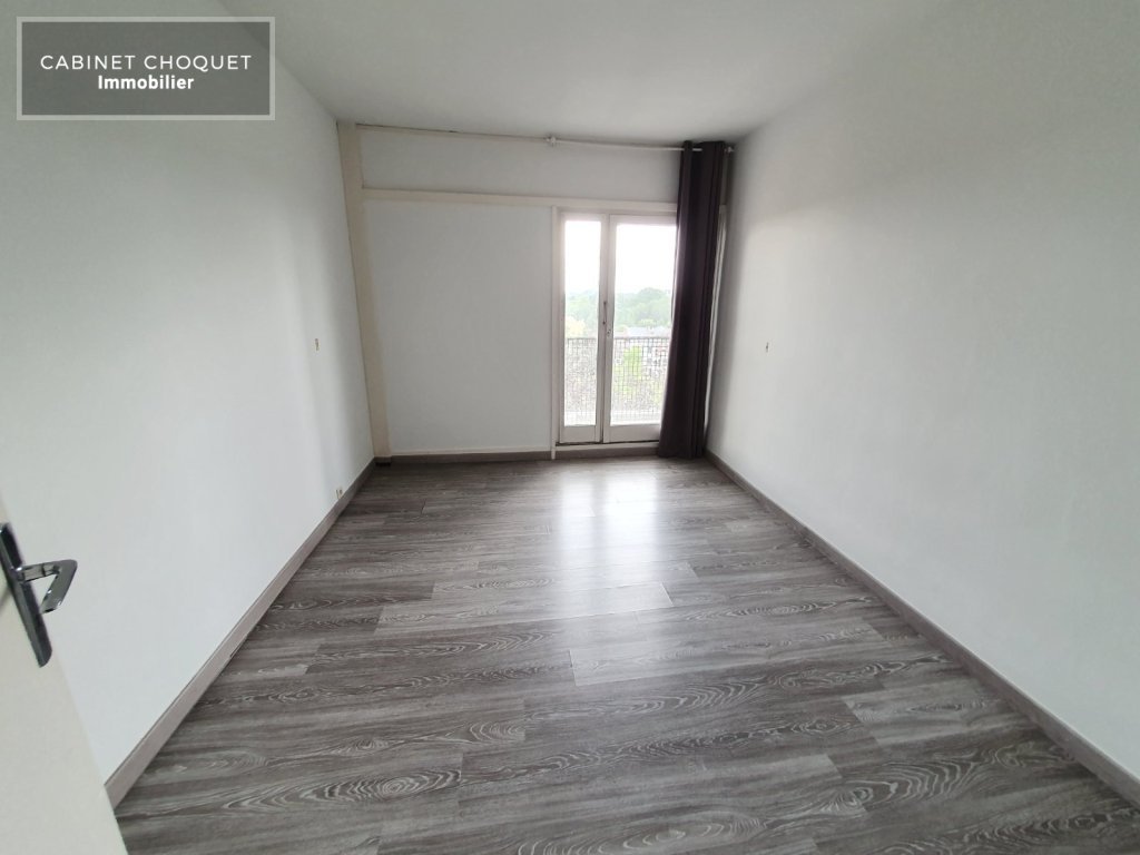 F4 BIS AVEC GRAND BALCON, GARAGE ET CAVE A LOUER - CROIX PARC BARBIEUX - 98 m2 - 1 068 &euro; charges comprises par mois