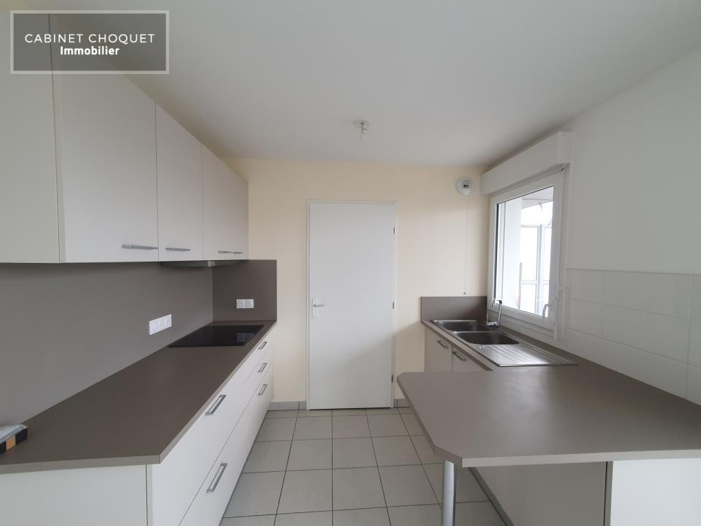 LILLE HELLEMMES - PROX METRO MAIRIE D HELLEMMES - COMMERCES- FACILITES GRANDS AXES - F4 BBC AVEC BALCON & PARKING - Disponible   partir du 28 dcembre