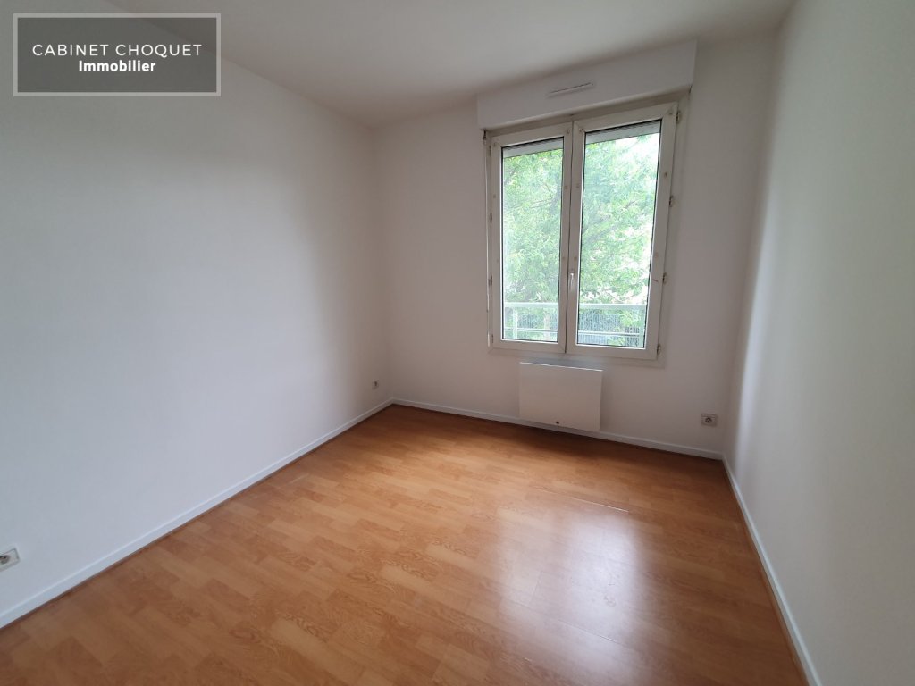 LILLE - VIEUX LILLE - PROX AV DU PEUPLE BELGE - PROX IAE - BUS - F3 BIS AVEC PARKING, CAVE & GRAND BALCON - Disponible de suite