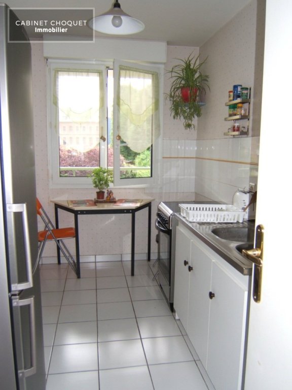 LILLE - VIEUX LILLE - PROX AV DU PEUPLE BELGE - PROX IAE - BUS - F3 BIS AVEC PARKING, CAVE & GRAND BALCON - Disponible de suite