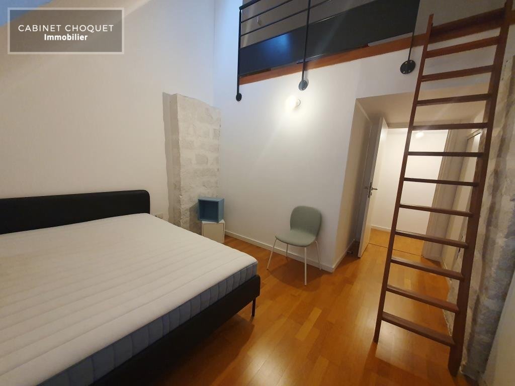 LILLE - VIEUX LILLE - RUE ROYALE - PROX PLACE DE ST ANDRE - GRAND F4 DE STANDING EN TRIPLEX AVEC TERRASSE, PARKING & CAVE - Disponible de suite