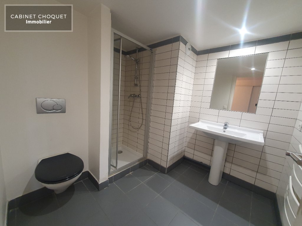 LILLE - VIEUX LILLE - RUE ROYALE - PROX PLACE DE ST ANDRE - GRAND F4 DE STANDING EN TRIPLEX AVEC TERRASSE, PARKING & CAVE - Disponible de suite