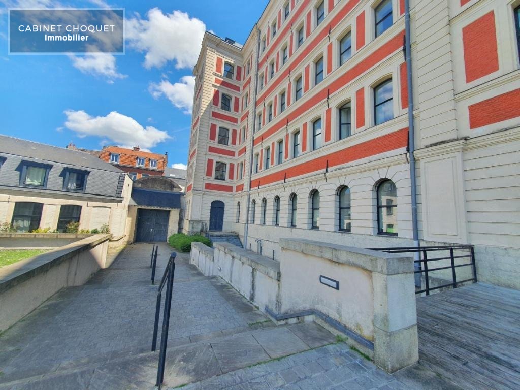 LILLE - VIEUX LILLE - RUE ROYALE - PROX PLACE DE ST ANDRE - GRAND F4 DE STANDING EN TRIPLEX AVEC TERRASSE, PARKING & CAVE - Disponible de suite