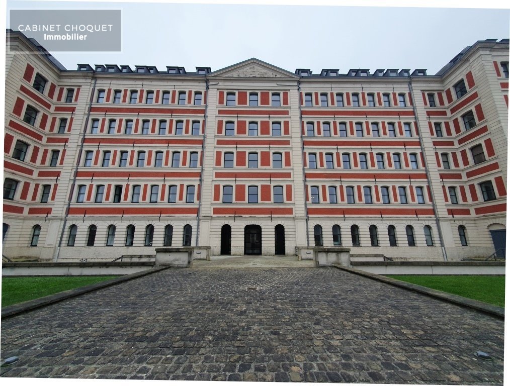 LILLE - VIEUX LILLE - RUE ROYALE - PROX PLACE DE ST ANDRE - GRAND F4 DE STANDING EN TRIPLEX AVEC TERRASSE, PARKING & CAVE - Disponible de suite