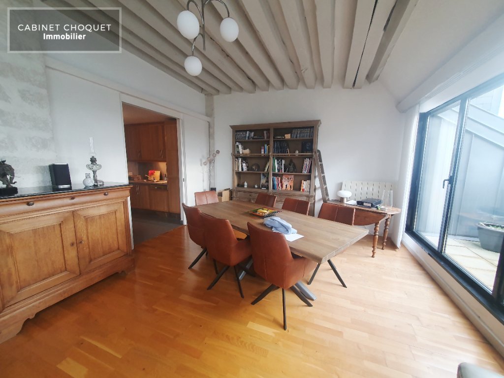 LILLE - VIEUX LILLE - RUE ROYALE - PROX PLACE DE ST ANDRE - GRAND F4 DE STANDING EN TRIPLEX AVEC TERRASSE, PARKING & CAVE - Disponible de suite