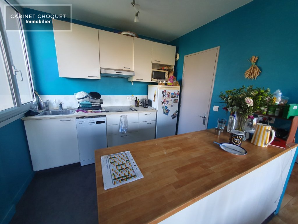 LILLE - CORMONTAIGNE - ENTRE VAUBAN ET CHR - ENTRE METROS CORMONTAIGNE & PORT DE LILLE - F5 FAMILIAL MEUBLE AVEC CAVE - Disponible de suite