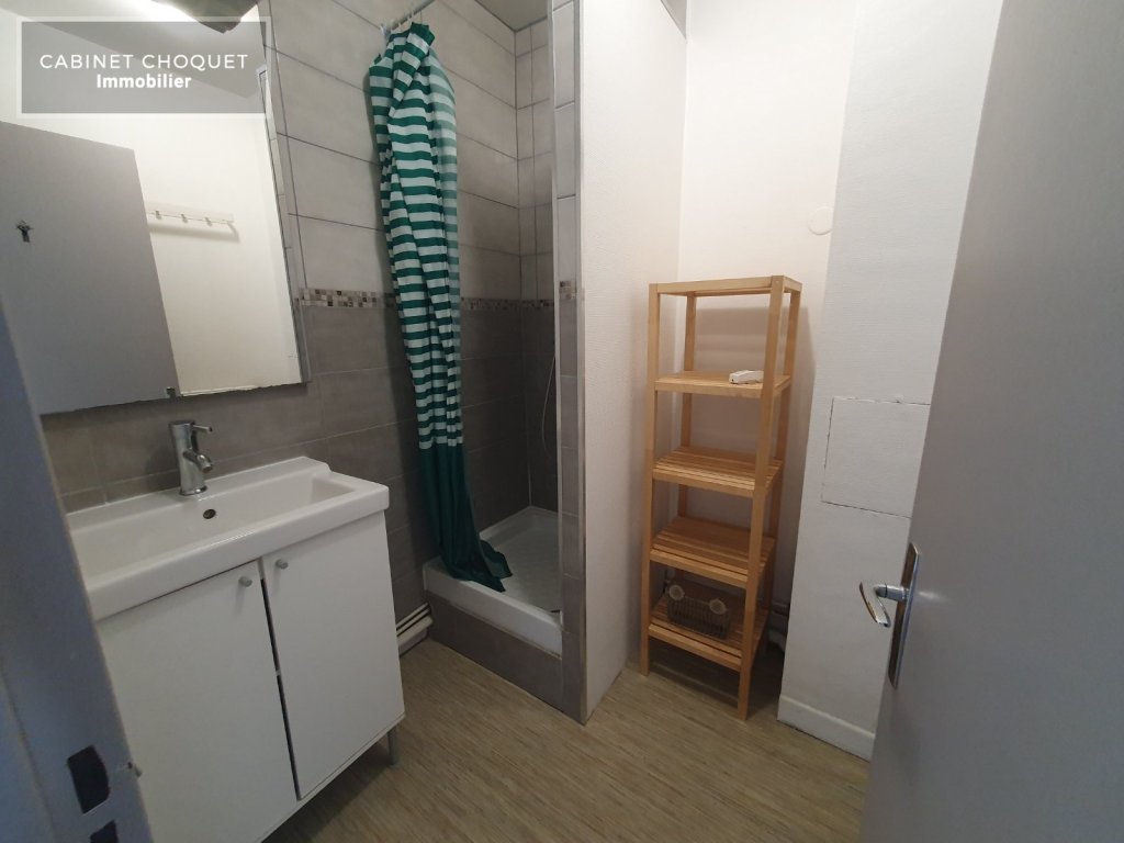 LILLE - CORMONTAIGNE - ENTRE VAUBAN ET CHR - ENTRE METROS CORMONTAIGNE & PORT DE LILLE - F5 FAMILIAL MEUBLE AVEC CAVE - Disponible de suite