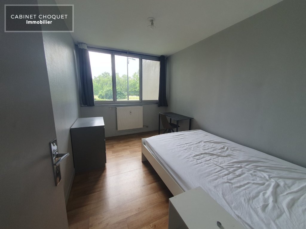 LILLE - CORMONTAIGNE - ENTRE VAUBAN ET CHR - ENTRE METROS CORMONTAIGNE & PORT DE LILLE - F5 FAMILIAL MEUBLE AVEC CAVE - Disponible de suite