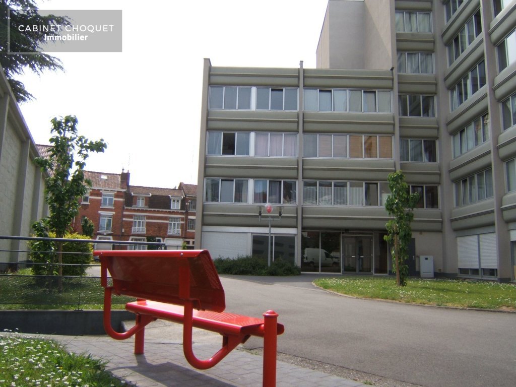 LILLE - CORMONTAIGNE - ENTRE VAUBAN ET CHR - ENTRE METROS CORMONTAIGNE & PORT DE LILLE - F5 FAMILIAL MEUBLE AVEC CAVE - Disponible de suite