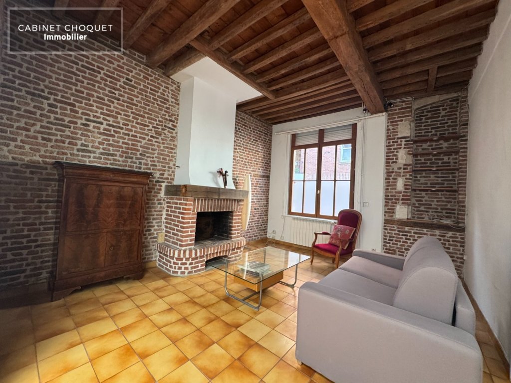 F5 AVEC PARKING & TERRASSE A LOUER - VIEUX-LILLE - 118.5 m2 - 1 690 &euro; charges comprises par mois