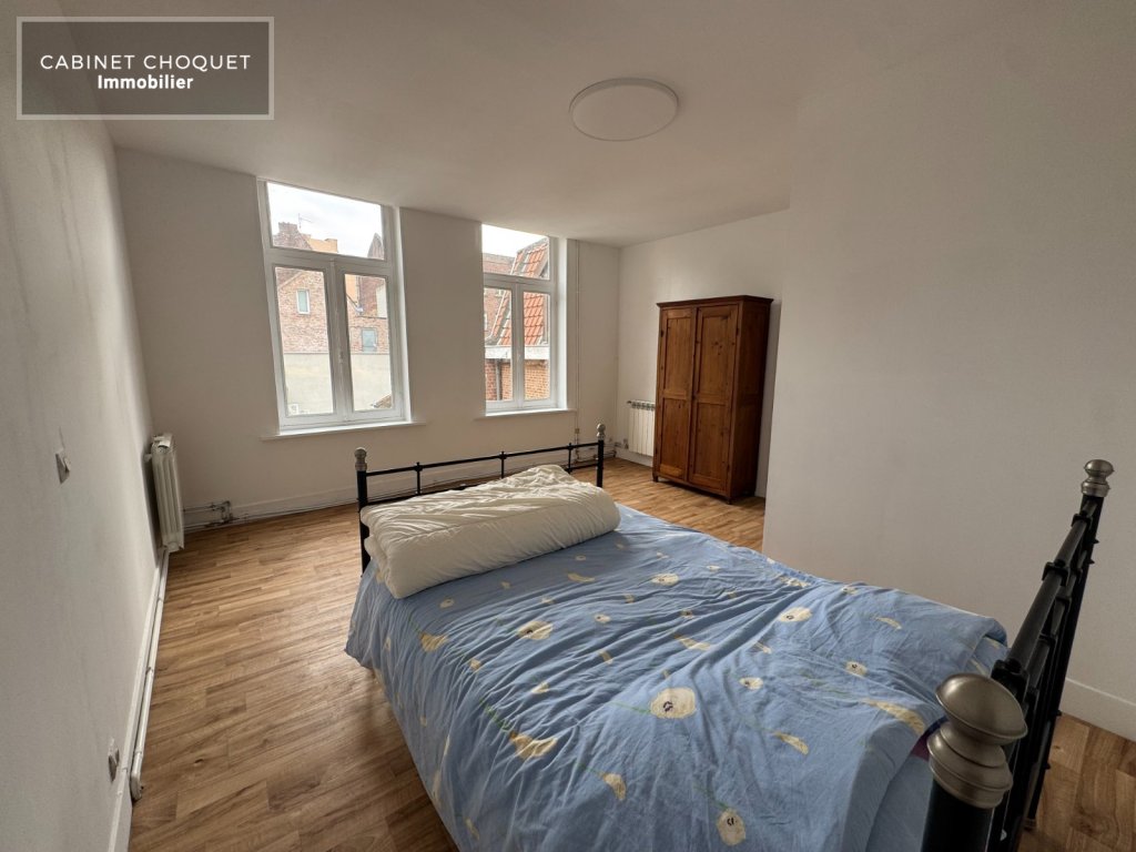 F5 AVEC PARKING & TERRASSE A LOUER - VIEUX-LILLE - 118.5 m2 - 1 690 &euro; charges comprises par mois