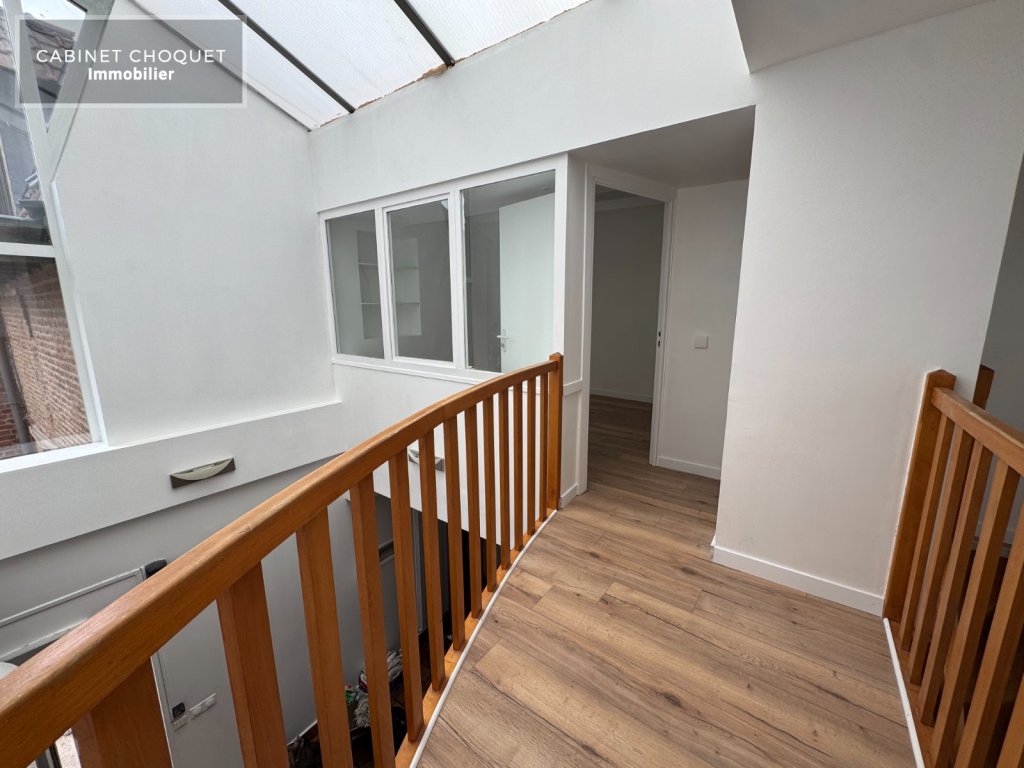 F5 AVEC PARKING & TERRASSE A LOUER - VIEUX-LILLE - 118.5 m2 - 1 690 &euro; charges comprises par mois