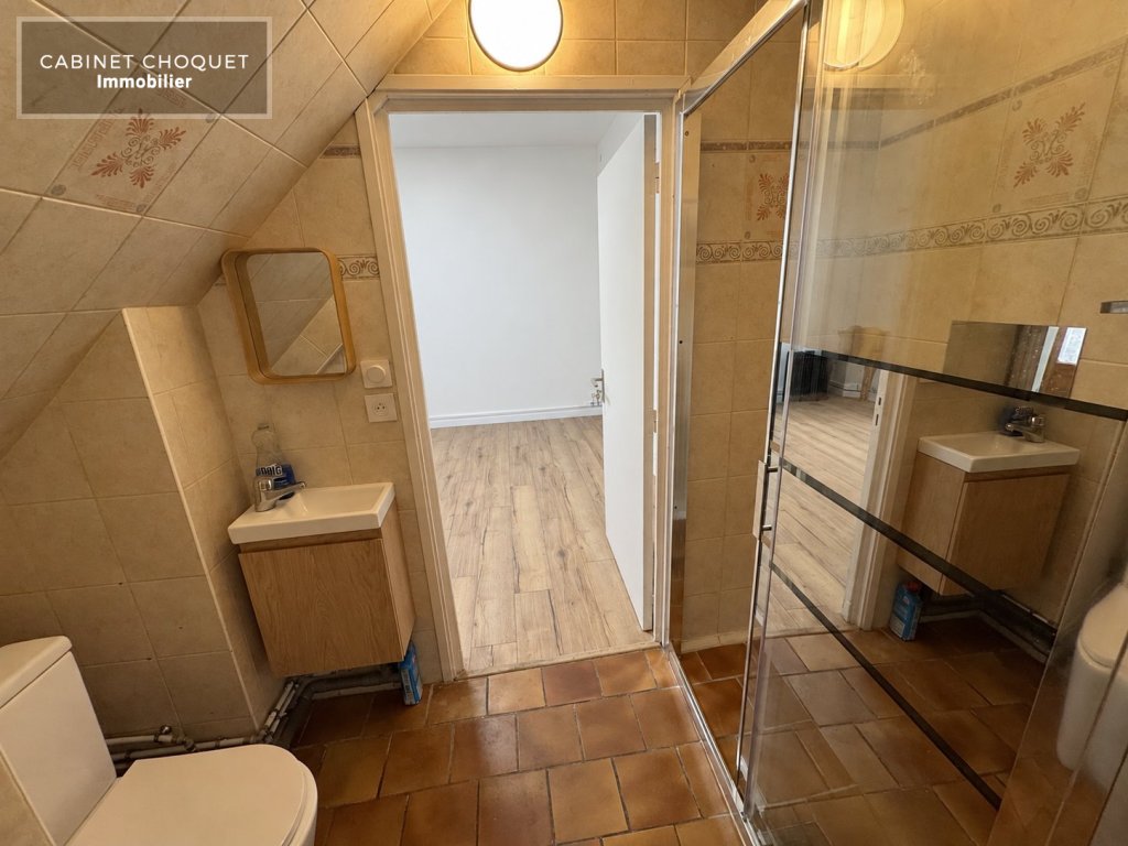 F5 AVEC PARKING & TERRASSE A LOUER - VIEUX-LILLE - 118.5 m2 - 1 690 &euro; charges comprises par mois