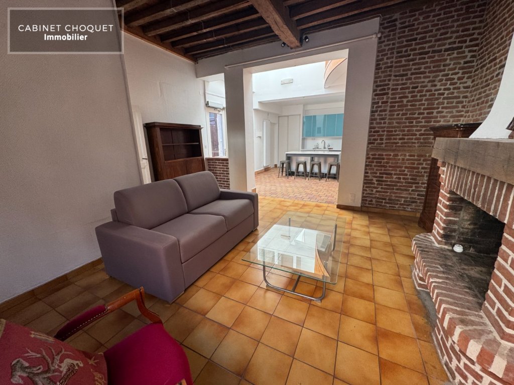 F5 AVEC PARKING & TERRASSE A LOUER - VIEUX-LILLE - 118.5 m2 - 1 690 &euro; charges comprises par mois